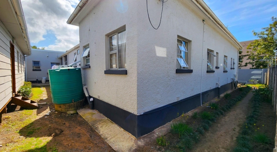 8 Bedroom Property for Sale in Southernwood Eastern Cape
